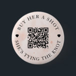 Rosa köper henne en sköld hon Gifter sig Knapp<br><div class="desc">Modern och elegant design tryckte ut Rosa Watercolor Bachelorette Köp en liten sknapp som hon Gifter sig och som kan anpassas med din text. Klicka på knappen "Anpassa" och använda verktyg som är utformat för att ändra mallen. Kolla in Graphic Art Design-arkivet för andra produkter som matchar den här designen!...</div>