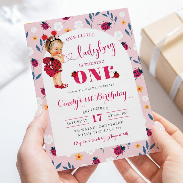 Rosa Ladybug Blonde Girl First Birthday Call Inbjudningar (Skapare uppladdad)