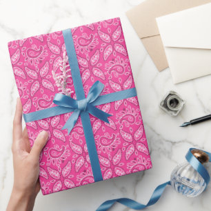 Rosa Land Paisley mönster som omsluter pappert Presentpapper