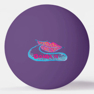 Rosa läppar och ord-balon eller tunga pingisboll