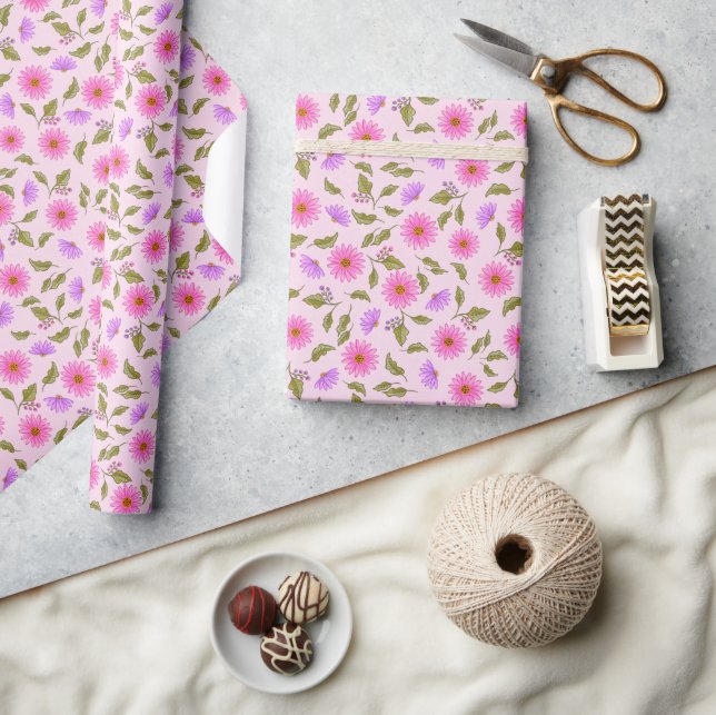 Rosa lavendelblommig spetsig tusensköna inslagspap presentpapper (Hantverk)