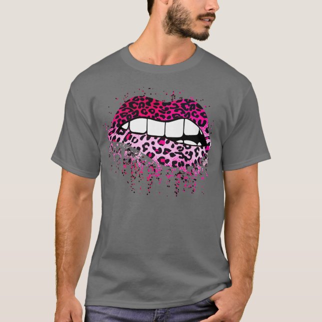 Rosa Leopard Drip Splatter Biting Läppar Gift T Shirt (Framsida)