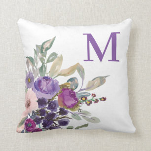 Rosa lila akvarellblomma Monogram Kudde