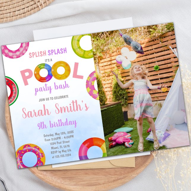 Rosa Lila Bassäng Birthday-inbjudningar med foto Inbjudningar (Pink Purple Pool Birthday Invitations with photo)
