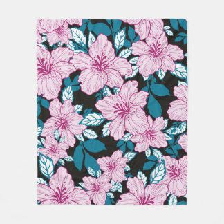 rosa lila bläckblomma blå löv svart bakgrund fleecefilt