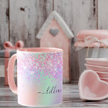 Rosa lila glitter stolografiskt namn-skript mugg<br><div class="desc">En holografisk trendig med enmajs och regnbåge pastel färg i rosa, lila, ro guld, mynta grönt. Dekorerad med faux glitter damm. Anpassa och lägg till ett namn, skrivet med ett modernt handskript i stil med dekorationer. Lila färgad brev. Om du bara vill behålla utslagen tar du bort exemplet namn lämnar...</div>