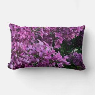Rosa lila lilacs   Bild på romantisk blommigt av r Lumbarkudde
