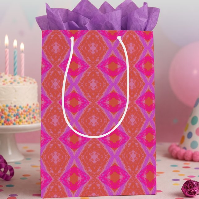 Rosa Lila Orange Krita Diamanter Geometrisk (The perfect gift bag to carry that special surprise for a friend or just about anyone.)