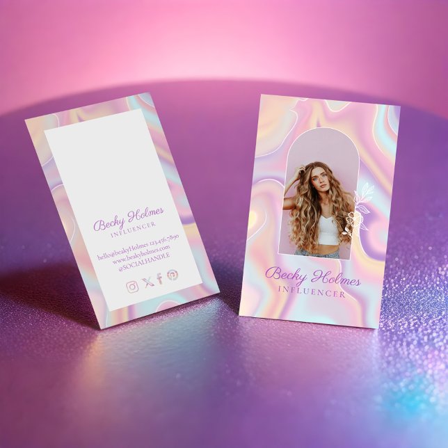 Rosa & Lila Vattenfärg Holografisk Design Skönhet Visitkort (Two blank white vertical purple and pink irridencent holographic 
 surface with both cards resting o)