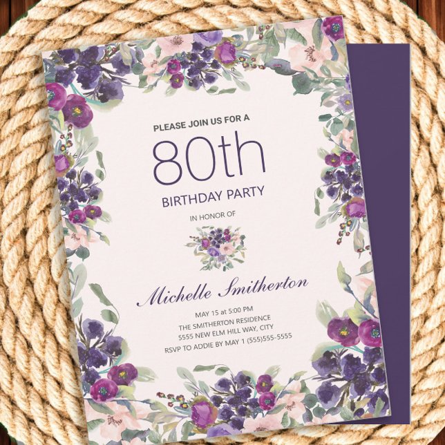 Rosa Lila Vattenfärgad Blommigt 80:e födelsedagen Inbjudningar (Rustic purple and pink watercolor floral 80th birthday party invitation for women.)