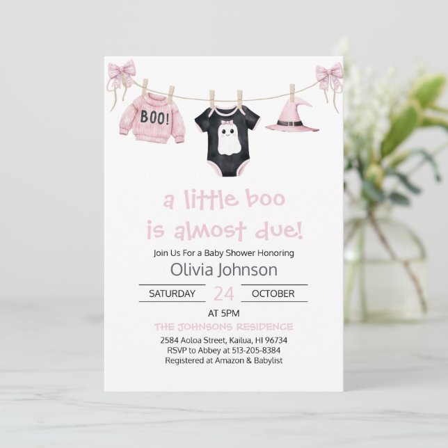Rosa Little Boo Halloween Girl Clothes Baby Shower Inbjudningar (Stående Fram)
