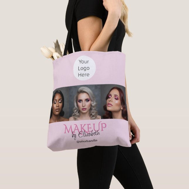 Rosa logotyp för foto-makeupstudio med skript tygkasse (Närbild)