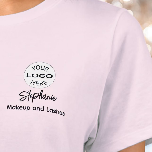 Rosa logotypskrift Makeup-personal T Shirt (Skapare uppladdad)