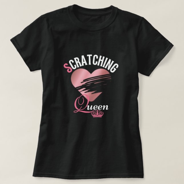 Rosa Lottery Scratching Queen T Shirt (Design framsida)