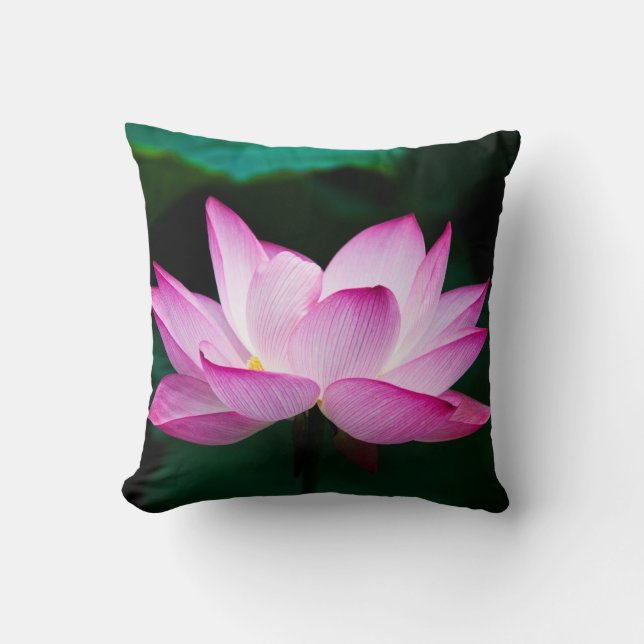 Rosa Lotus Flower Kudde (Framsida)