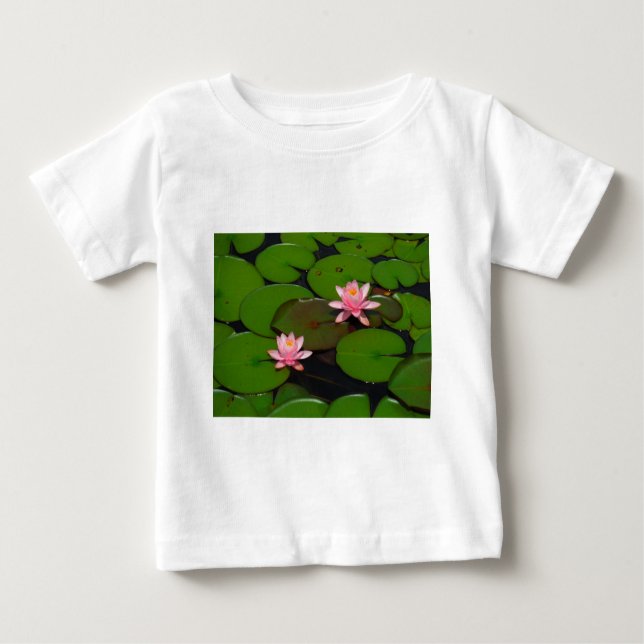 Rosa lotus vatten lily blomsterträdgård. tee shirt (Framsida)