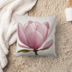 Rosa Magnolia-blommans vita bakgrund Dekorativ kud Kudde
