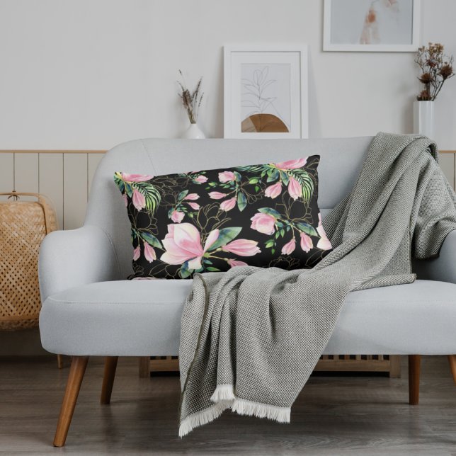 Rosa Magnolia Watercolor Mönster Black Prydnadskudde (Skapare uppladdad)