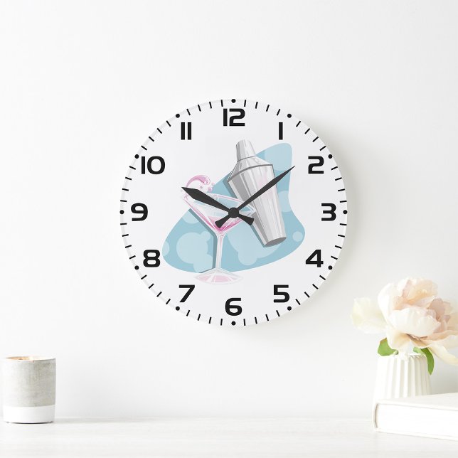 Rosa Martini Cocktail och Silver Shaker Stor Klocka (Skapare uppladdad)