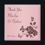 Rosa med Brown Flowers Wedding Favor Magnet<br><div class="desc">Denna  Rosa med Brown Flowers and Butterflies Wedding Favor-magnet matchar den bröllopsinbjudan som visas nedan. Texten är allt anpassade så att du kan ändra den till ett spara datum magneter.</div>