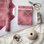 Rosa Metallic Guld Glitter Damask Presentpapper<br><div class="desc">Mauve Rosa metallbakgrund med fuktmönster från dammen i guld glitter för en vacker och elegant julklapp som täcker papper helgdag. Så chic. Så söt för säsongen eller tillfälle. Jag kärlek den här tealen. Det är så elegant.</div>