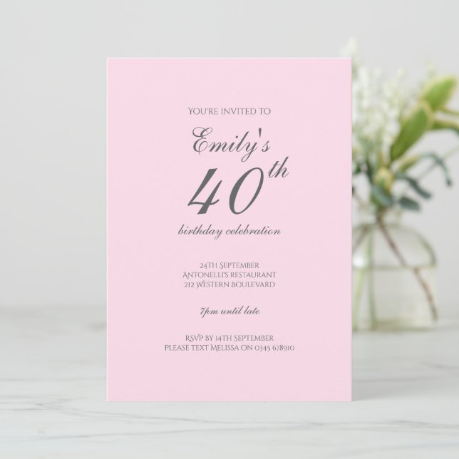 Rosa minimalistiskt 40-års födelsedagsfestinbjudan inbjudningar (Stående Fram)