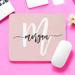 Rosa Modern Script Girly Monogram Namn<br><div class="desc">Förbättra ditt skrivbord med Rosa Modern Script Girly Monogram Namn-musmatta. Den här öga-fångstplattan visar en snyggts rosa-design med ett monogram för contemporary, vilket ger en personlig beröring på arbetsytan. Den är utformad för hållbarhet och ger ett smidigt och tillförlitligt yta för rörelser av enkel mus. Den halkfria baksidan säkerställer stabilitet,...</div>