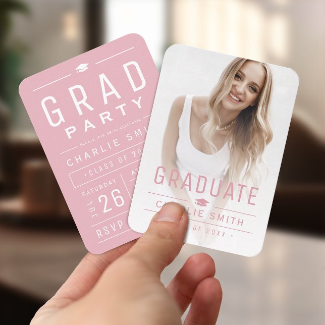 Rosa Modern Typografi Foto Studenten Inbjudan (Pink Modern Typography Photo Graduation Invite)