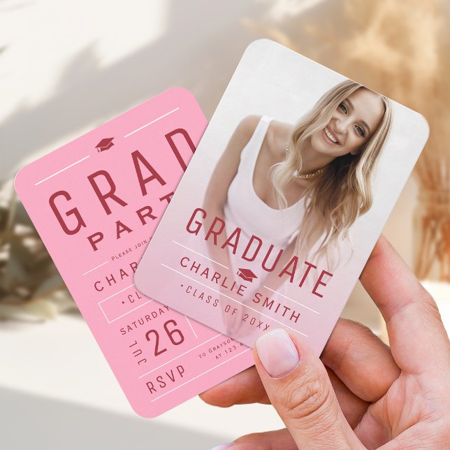 Rosa Modern Typografi Foto Studenten Inbjudan (Pink Modern Typography Photo Graduation Invite)