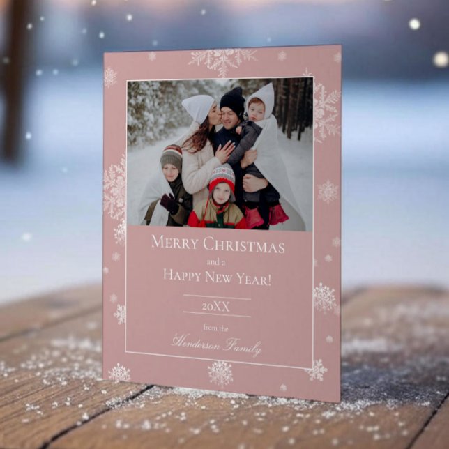Rosa moderna snöflingor platt firande fotokort julkort (Pink Modern Snowflakes Holiday Photo Card)