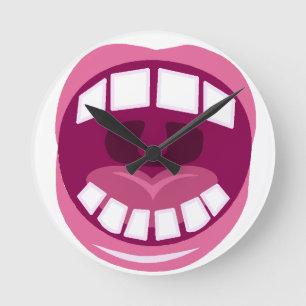 Rosa Mouth and White Teeth Rund Klocka