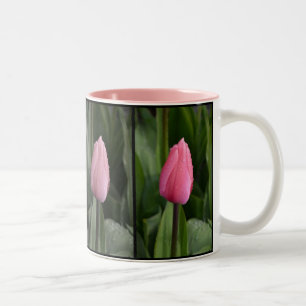 Rosa mugg för tulpanmönsterkaffe