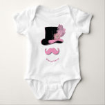 Rosa mustasch, top hat, fjädrar och blommor tee shirt<br><div class="desc">Här är en grafisk roligt som är perfekt för en mustasch bash, möhippa, höna party, årsdag, repetition, insamling, turnering, födelsedag eller bara för roligt. Det här är ett rosa top hat med blommor och fjädrar. Omfattar även rosa mustasch och rosa pärlhalsband. Lite grafik på grafik. Lägg till en egen text...</div>