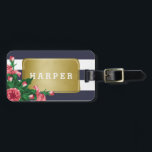 Rosa nejlikor & namn för blåttrandanpassningsbar bagagebricka<br><div class="desc">Den marinblåa och vit görade randig bagagemärkren med rosa nejlikor och fauxguld omkullkastar.</div>