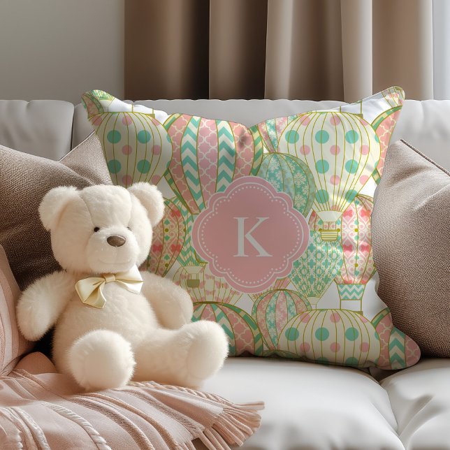 Rosa och blå Luftballonger med Monogram Kudde (Skapare uppladdad)