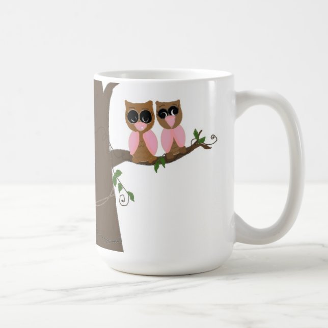 Rosa och bruna ugglor ute på en gren kaffemugg (Höger)