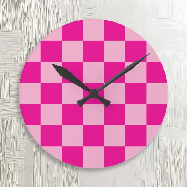 Rosa och Fuchsia-rutig Rund Klocka (Pink and Fuchsia Checkered Round Clock)
