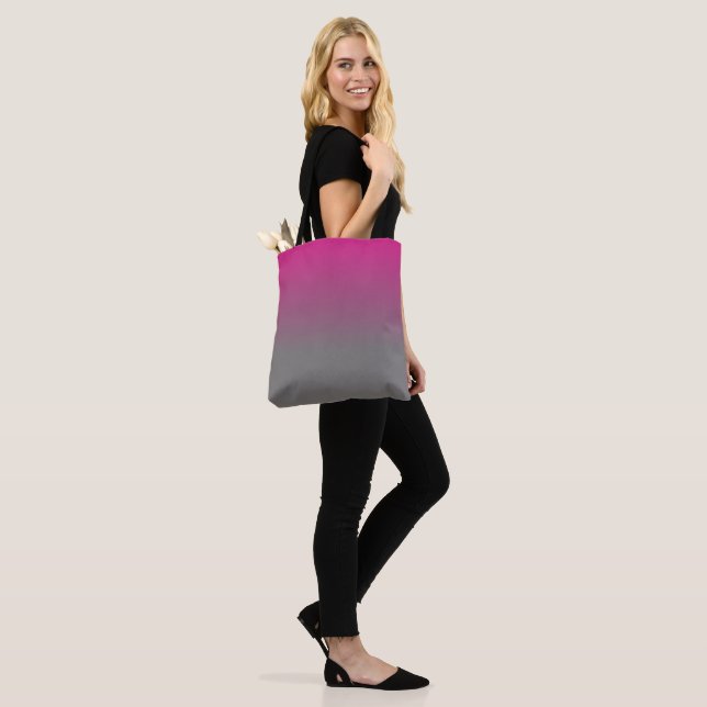 Rosa och grå Ombre-mönster Tygkasse (På modell)