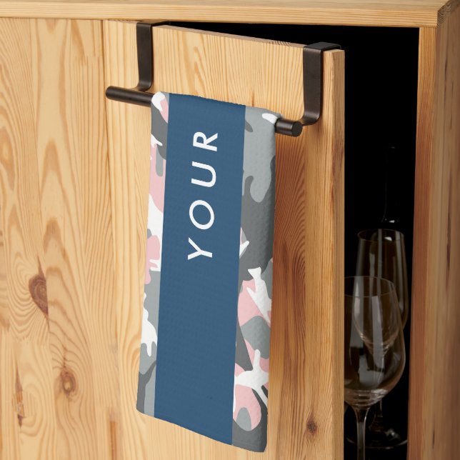 Rosa och Grått-kamouflage Ditt namn anpassar sig Kökshandduk (Thirds Fold)
