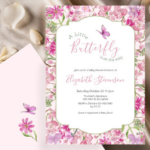 Rosa och grön liten fjäril Blommig babyfirande Inbjudningar