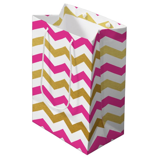 Rosa och Guld Chevron Mönster Gift Bag (Framsidan Vinklad)