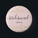 Rosa och Guld Glitter bridesmaid 6 Cm Round Badge Knapp<br><div class="desc">Kommer du att bli min Bridesmaid Frieri Nyckelring? Designat att samordna med vår insamling av Rosa och Guld Glitter bröllop, har denna söta bricka en gräns i guld glitter på rosa. Om du vill ha en mer avancerad anpassning av den här designen klickar du på knappen "CUSTOMIZE" ovan. Observera att...</div>