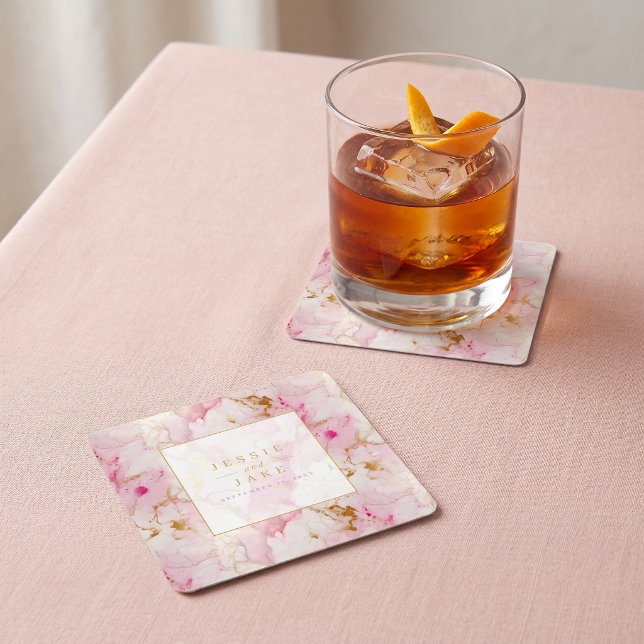 Rosa och guld marmor Bröllop Välkomstskylt Underlägg Papper Kvadrat (Pink and gold marble Wedding Square Paper Coaster)