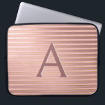 Rosa och Guld Rand Monogram Girly Laptop Fodral<br><div class="desc">Rosa och Faux Gold Foil Rand Elegant Monogram Fodral. Det här fodralen kan anpassas så att det inkluderar ditt första och första namn.</div>