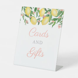 Rosa- och Gult-minneskort och barnskor