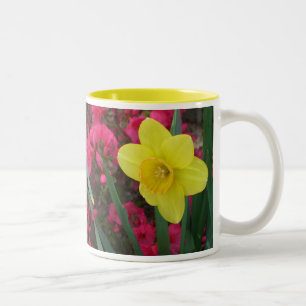 Rosa och Gult Vår blommor i Daffodils Två-Tonad Mugg
