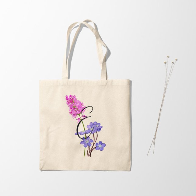 Rosa och lila vilda blommor med initial 1 sida tygkasse (Beautiful bag with hand-painted flowers and personalized initial)