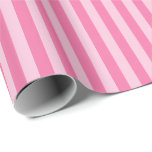 Rosa och ljusrösa ränder presentpapper<br><div class="desc">Lägg till en klassisk touch till dina gåvor med detta ränderna presentpapper! Med rena,  djärva ränder är det perfekt för födelsedagar,  helgdagar eller något annat tillfälle. Mångsidigt och stilrent gör detta presentpapper varje present snygg och festlig.</div>