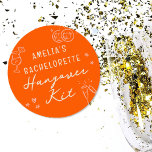 Rosa och Red Sketch Bachelorette Hangover Kit Runt Klistermärke<br><div class="desc">Rosa och röd hand plockade-skiss illustrerade bakkvarklisteretiketter för bakrette-parti.</div>