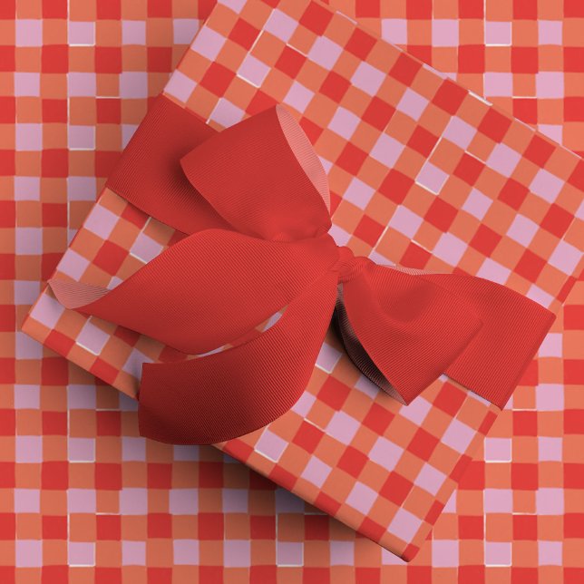 Rosa- och rödhandsritad buffertkontroll gjord presentpapper (Pink and Red Hand-Drawn Buffalo Check Plaid Wrapping Paper)